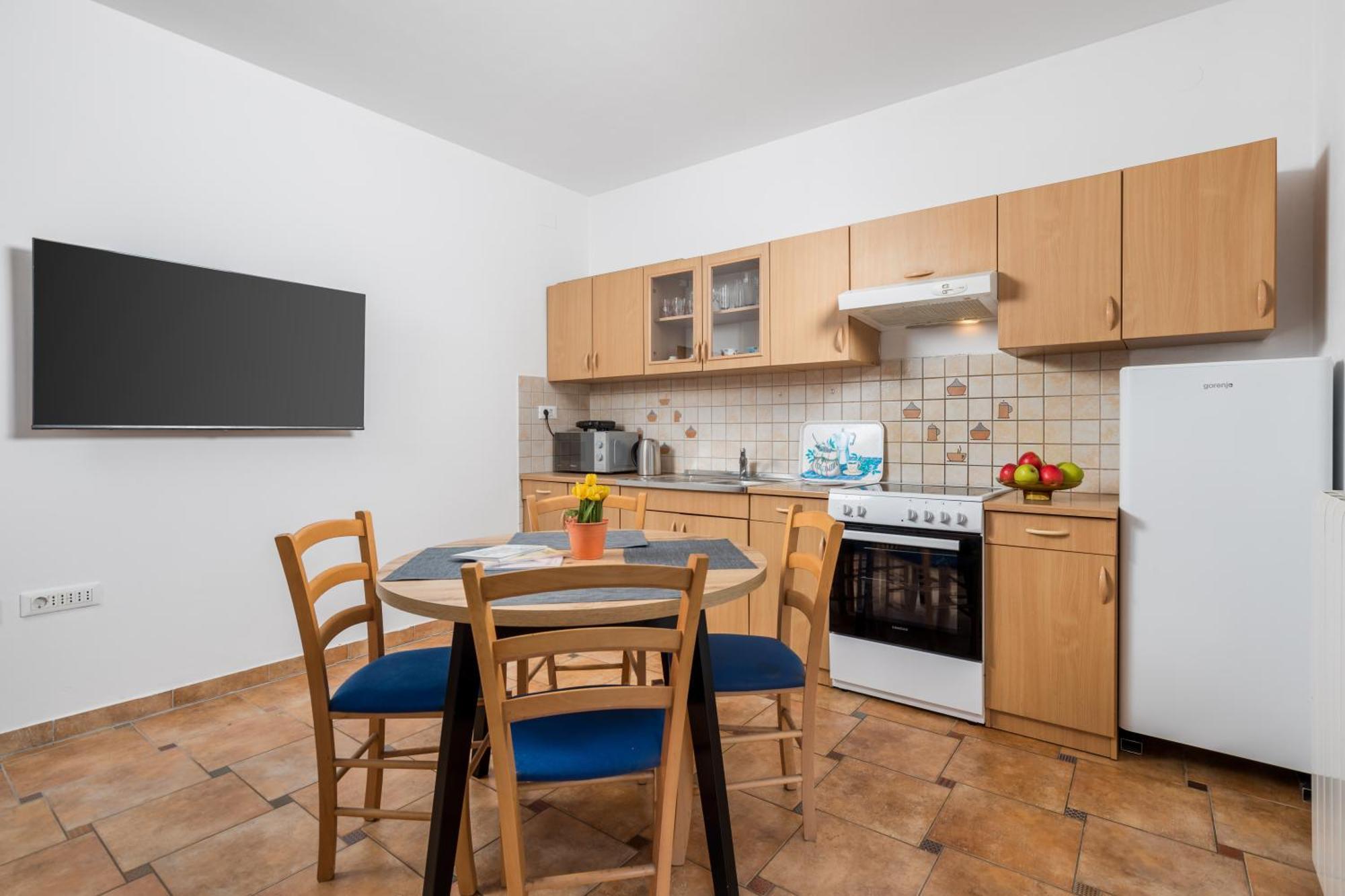 קסטב Apartmani Jurina מראה חיצוני תמונה