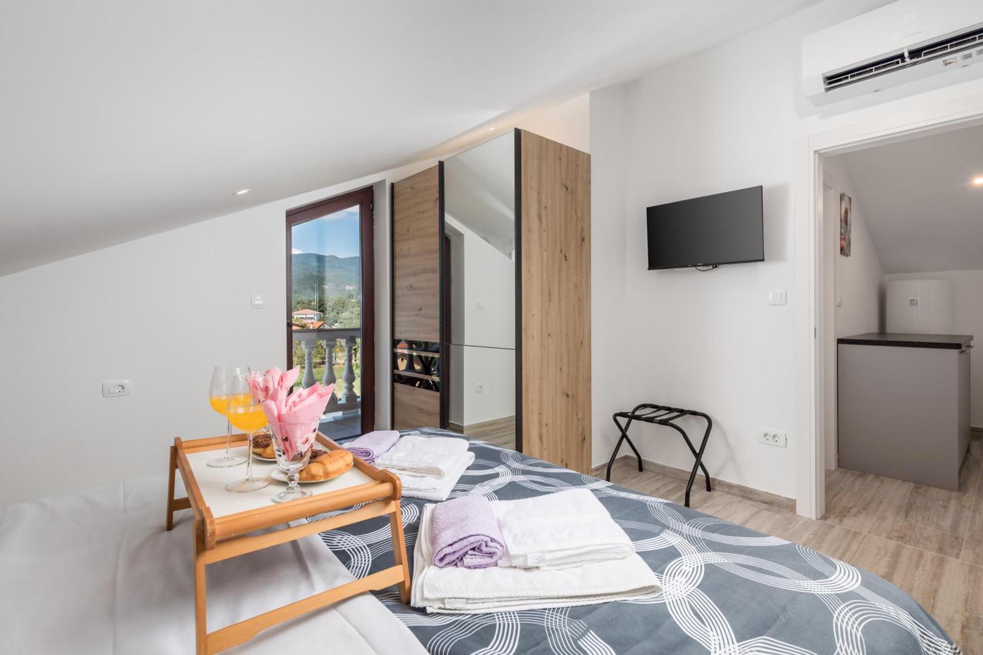 קסטב Apartmani Jurina מראה חיצוני תמונה